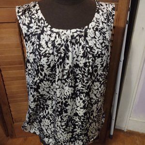 Black and white flowered tank tunic